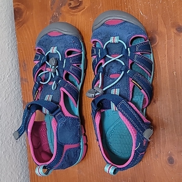 KEEN YOUTH FISHERMAN SEACAMP II CNX NAVY BLUE AND PINK SANDAL SIZE 5 - Picture 2 of 11